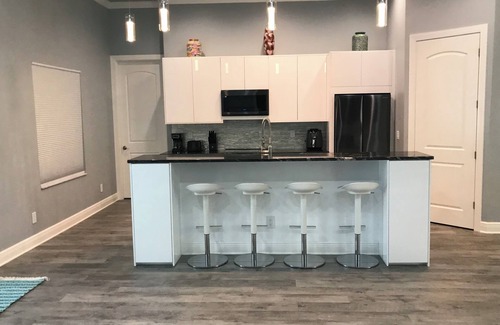 South Venice House | 7 min drive to a Beach. Family Beach Getaway wSaltwater Pool