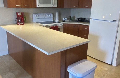 North Bay Village Apartment | 7 mins away from Collins Ave & SOUTH BEACH Water front BAR/grill 2 mins away