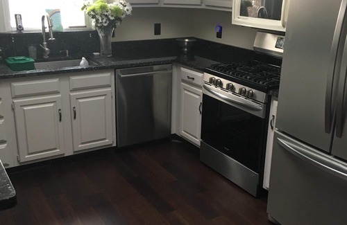 Ithaca House | 7 Minutes Away from Everything!
