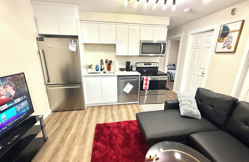Regina House | 7 minutes drive from the airport. One bedroom cozy apartment.