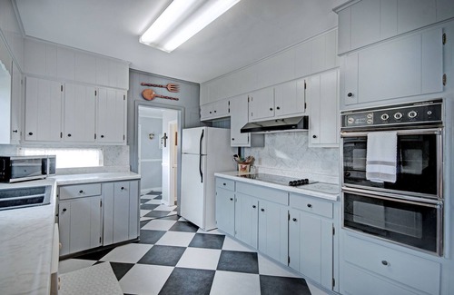 Flora House | 7 minutes from Providence Farm, MS Blues Trail and The Petrified Forest!