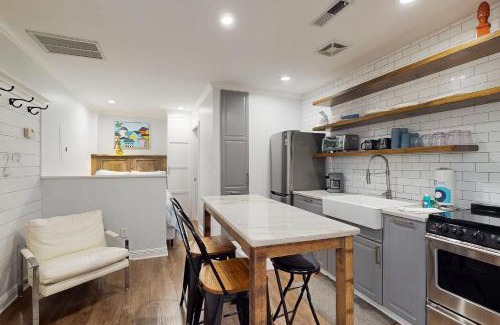 Wilmington Historic District Apartment | 7 on 2nd