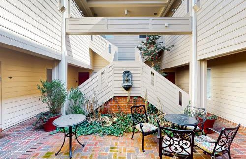 Wilmington Historic District Apartment | 7 on 2nd