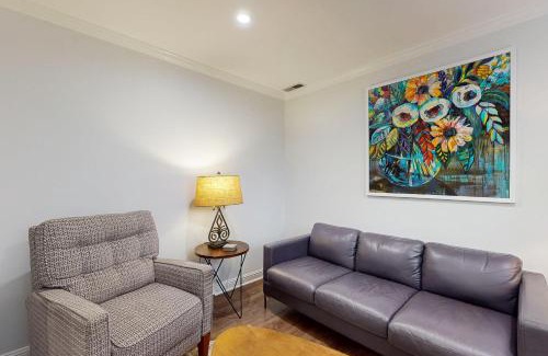 Wilmington Historic District Apartment | 7 on 2nd