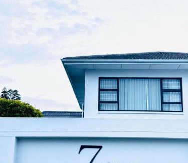 Nahoon Bed & Breakfast | 7 On Annandale B&B