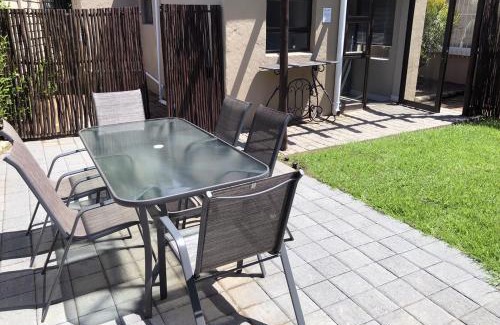 Westdene Apartment | 7 on Connor - Luxury Family Cottage