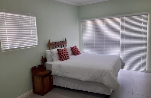 Beaufort West Apartment | 7 On Strauss