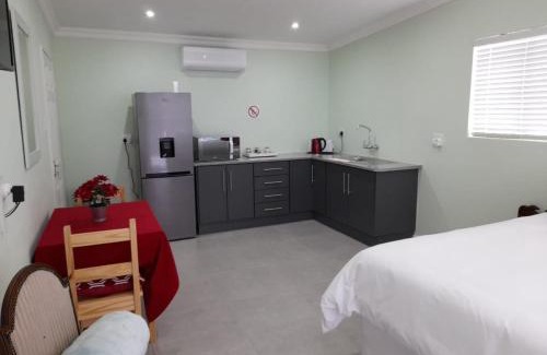 Beaufort West Apartment | 7 On Strauss