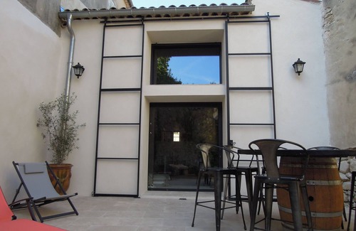 Cereste House | 7-person vacation home with reversible air conditioning and outdoor courtyard in the Luberon