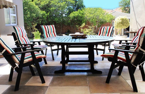 Rondebosch House | 7 Rooms, 8 bathrooms and parking for 9 cars