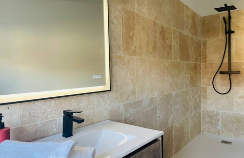Jarnac House | 7 Rue Cherche Midi