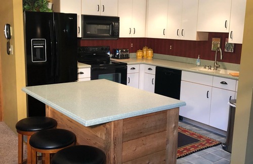 Seven Springs Condo | 7 Springs Champion PA ON THE SLOPES! Book 4 nights get 5th free