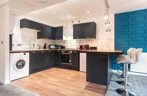 Newark Apartment | 7 The Old Chapel 3 Bedroom, Character property in Newark