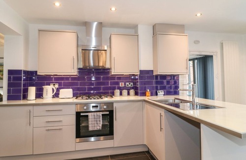 West Hallam Cottage | 7 THE VILLAGE, character holiday cottage in Stanley, Derbyshire