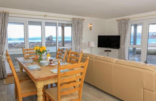 Burgh Island House | 7 Thurlestone Rock