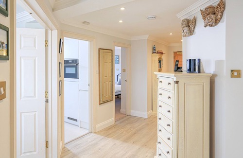 Burgh Island Cottage | 7 THURLESTONE ROCK, family friendly, with pool in Thurlestone