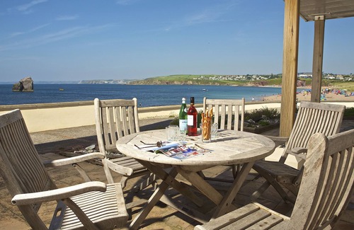 Burgh Island Cottage | 7 THURLESTONE ROCK, family friendly, with pool in Thurlestone