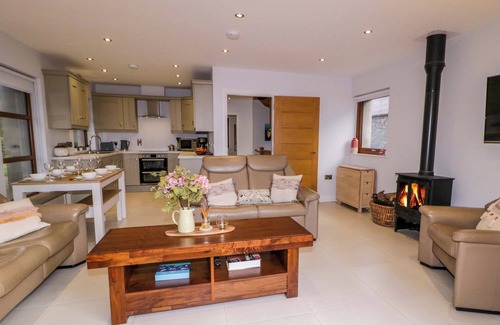 Belleek Cottage | 7 WATERS EDGE, pet friendly, character holiday cottage in Belleek