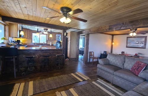 San Luis Cabin | 70 Acre Wild Horse Mesa Retreat