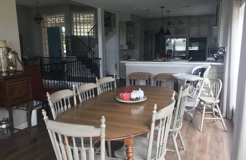 Walden on Lake Conroe House | 70 jet spa, lakefront, boat lift, swim/fish dock, huge yard, grill, Lrg 3300sf