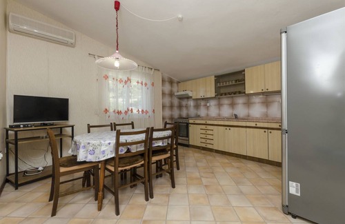 Primosten Burnji Apartment | 70 m² Apartment ∙ 3 bedrooms ∙ 6 guests