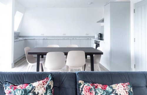 Brondesbury Park Apartment | 70 m² Apartment ∙ 2 bedrooms ∙ 4 guests