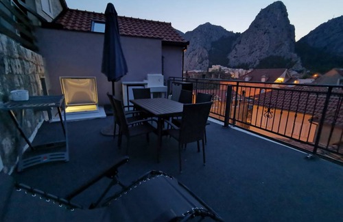 Omis Apartment | 70 m² Apartment ∙ 2 bedrooms ∙ 4 guests