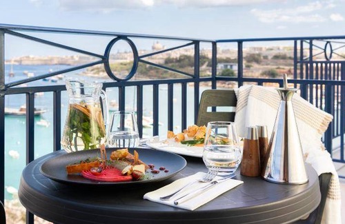 Gzira Hotel | 70 m² Hotel ∙ 127 guests