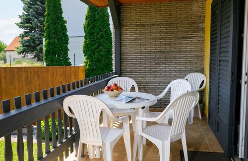 Balatonkeresztur House | 70 m² House ∙ 2 bedrooms ∙ 5 guests