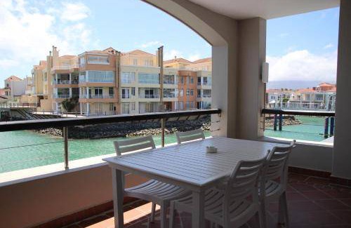 Gordons Bay Central Apartment | 70 m² Serviced apartment ∙ 4 guests
