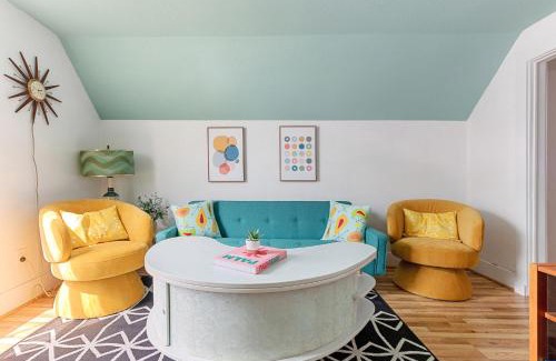 Traverse City Apartment | 70's Vibe Beach Downtown AC Nightlife