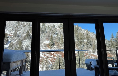 Aspen Condo | 700 ft to lift - creek & Mountain Views WiFi, 4 decks 4 indoor 2 out fireplaces