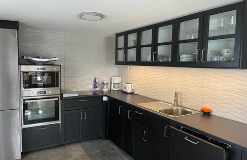 Graechen Apartment | 700 metres from ski resort
