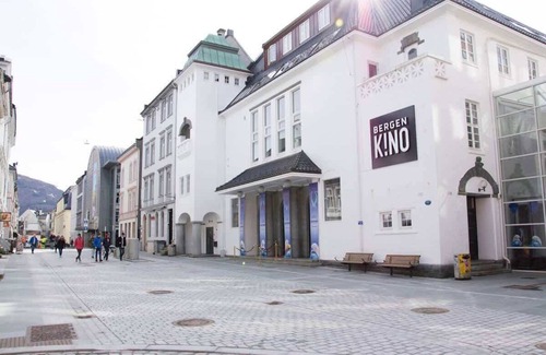 Engen Apartment | 700m to Bryggen | Sleeps 8 | 24/7 check in