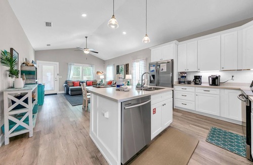 El Centro Beach House | 🏖️700yds to Beach-Pool-Grill-Gas Firepit-Beach Life🏖️