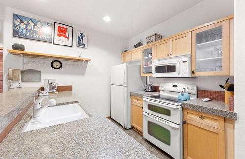 Olympic Valley Condo | 701 | Cozy King 1BD Escape For 2 - Spas & Pool