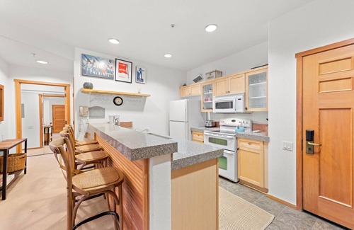 Olympic Valley Condo | 701 | Cozy King 1BD Escape For 2 - Spas & Pool