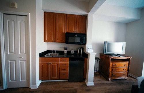 Florida Center Apartment | 705H Luxury suite w/Pool view close to Universal Studios Orlando