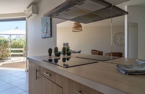 La Grande-Motte Apartment | 70m2 Apartment with A/C and direct access to the beach