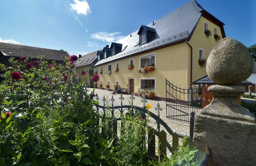 Wunsiedel Apartment | 70qm-große und modern eingerichtete Ferienwohnung