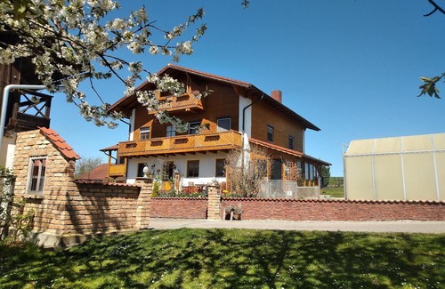 Koesslarn Apartment | 70sqm apartment with alpine view with pool, trampoline and pool table