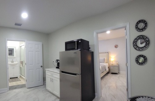 Lake Magdalene Apartment | #71 Comarca's in-law one bedroom studio byJoyfull Moments