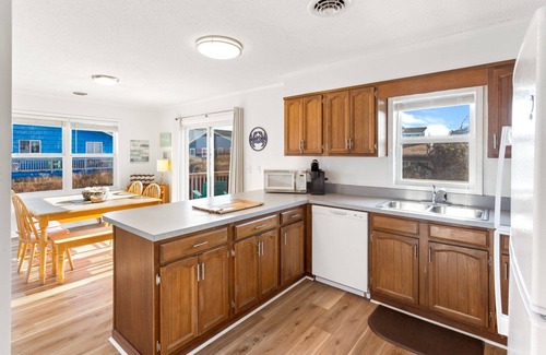 South Nags Head House | 7113 The Happy Crab * Just Steps to the Beach