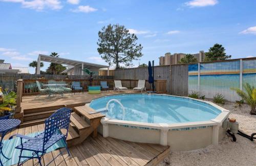 Holiday Beach House | 7131 Sunset Ave - Cottage by The Sea with pool