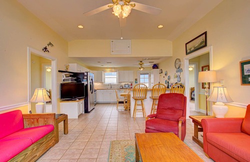 South Nags Head House | 7135 Sweet Caroline * 1 Min Walk to Beach