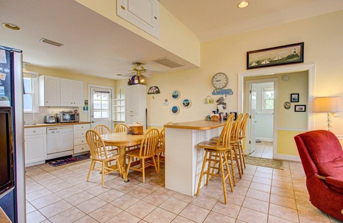 South Nags Head House | 7135 Sweet Caroline * 1 Min Walk to Beach