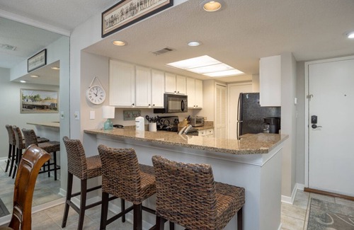 Shelter Cove Villa | 7138 Harbourside: Stunning Marina Views from this 2 Bedroom Harbourside Villa