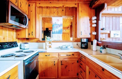 Ponderosa House | 7200ft Elvtn,Sequoia Trl 100 Giant,LRG Family,Pets