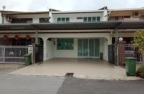 Kampung Stampin House | 722 Homestay