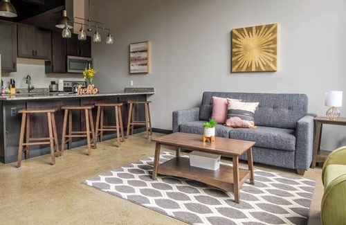 Strip District Apartment | 73 m² Apartment ∙ 1 bedroom ∙ 2 guests